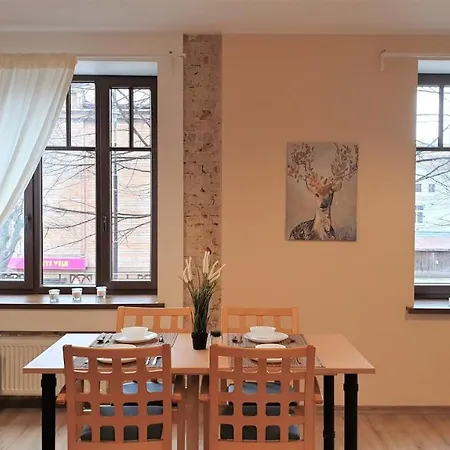 Brand New W/ King Bed - Next To Parks And Center! דירה